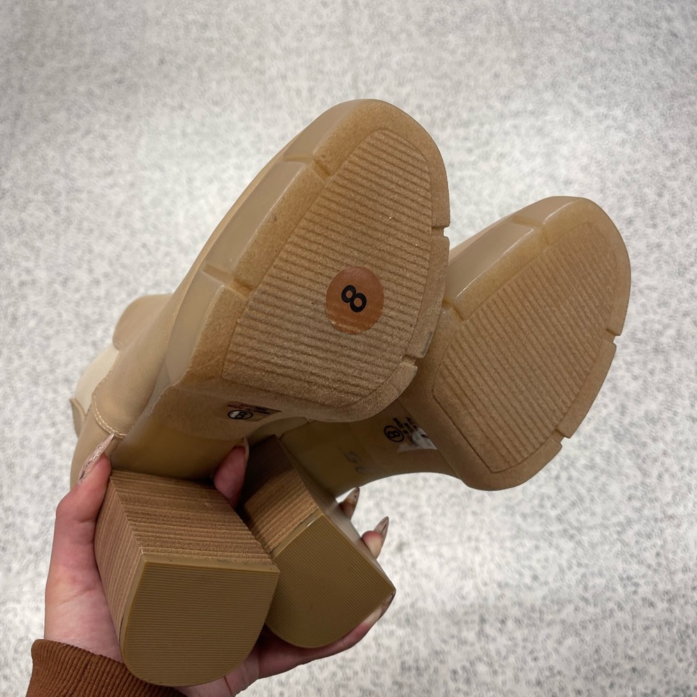 Beige platform boots - Picture 2 of 3